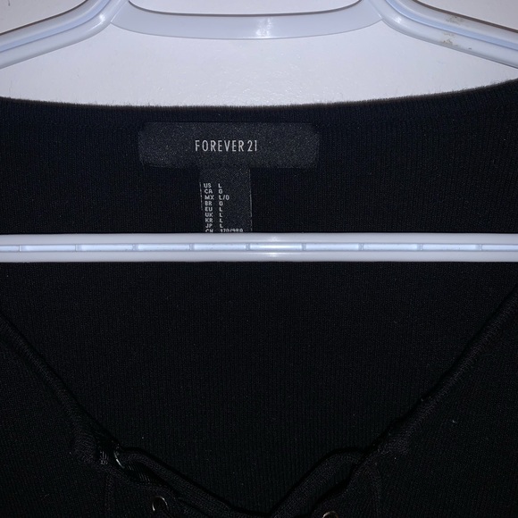 [L]👚F21 lace up sweater - Picture 4 of 7